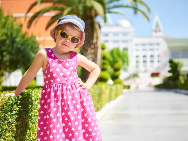 5 Vantagens de comprar um vestido infantil rosa